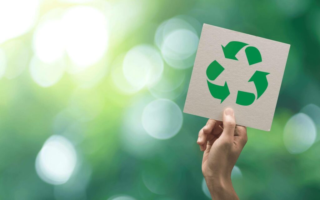 ECS spiega come avviene il riciclo dei rifiuti speciali.